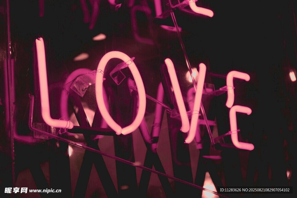 粉色LOVE霓虹灯光效果