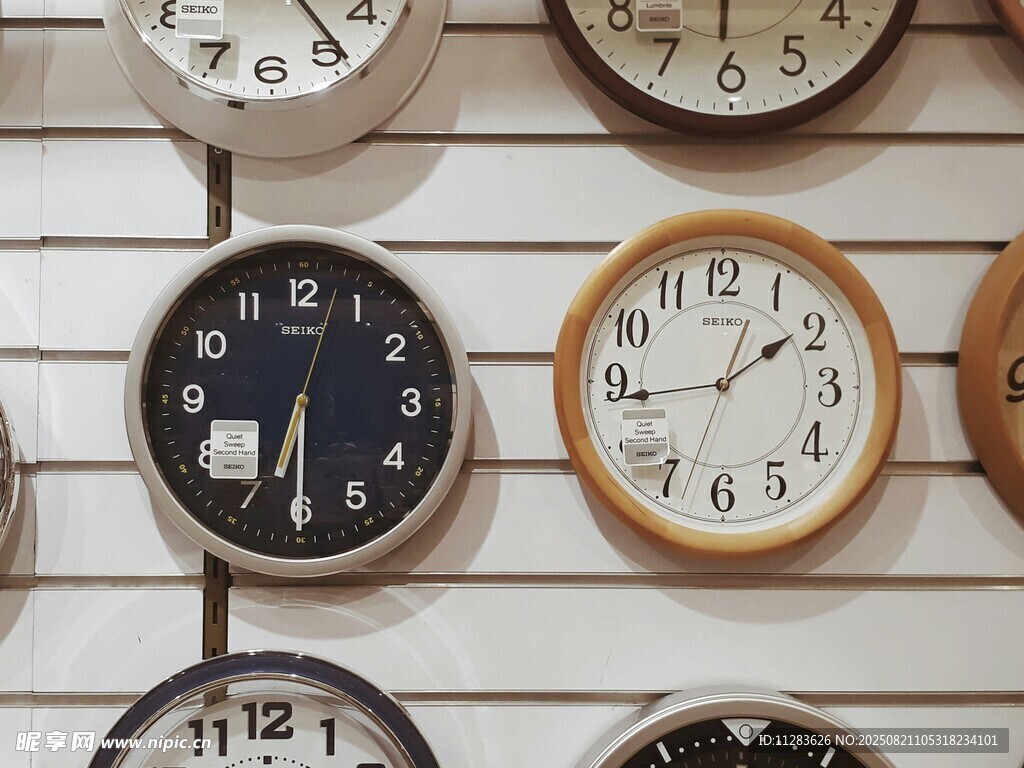 多样复古时钟墙面展示