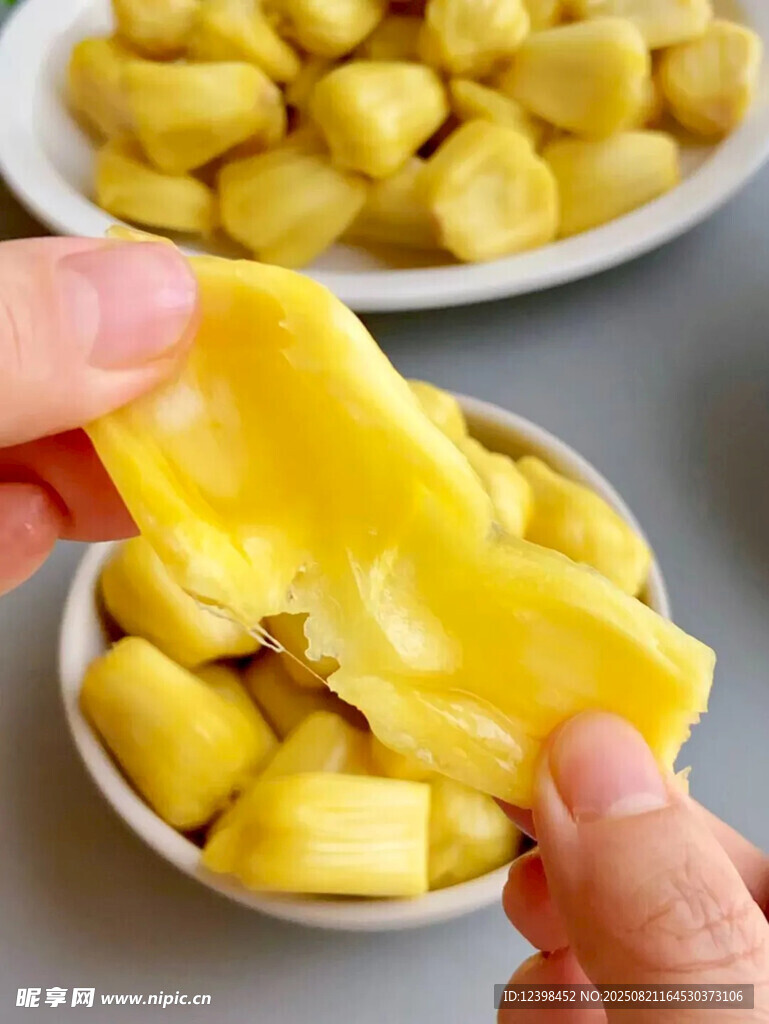 手撕香甜菠萝蜜果肉