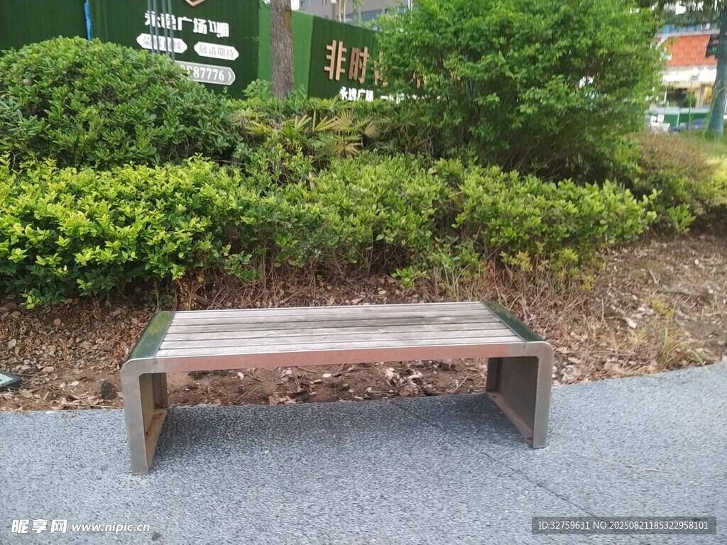户外木质长椅 