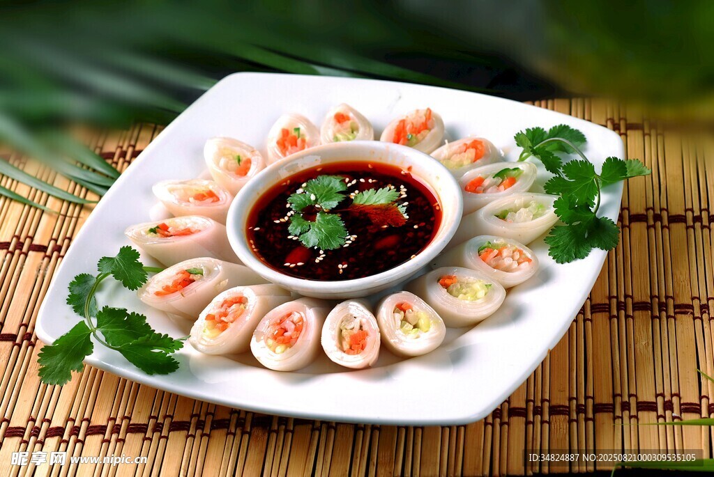 美味虾肉卷配特色蘸料