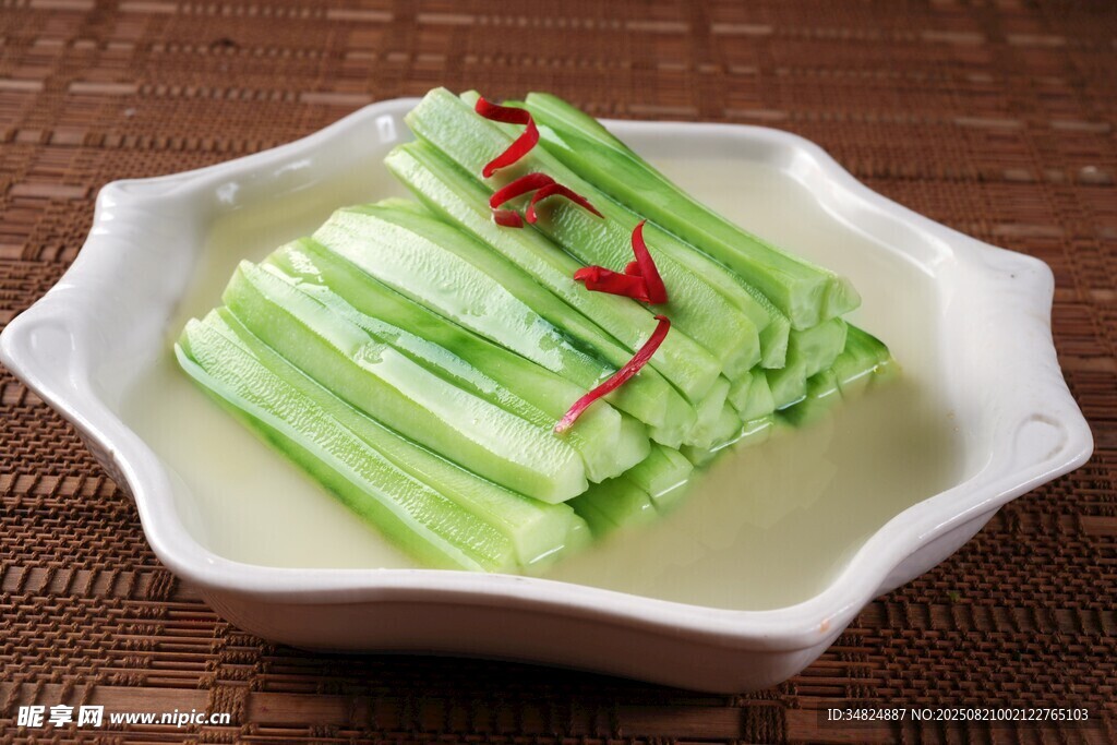 清炒莴笋