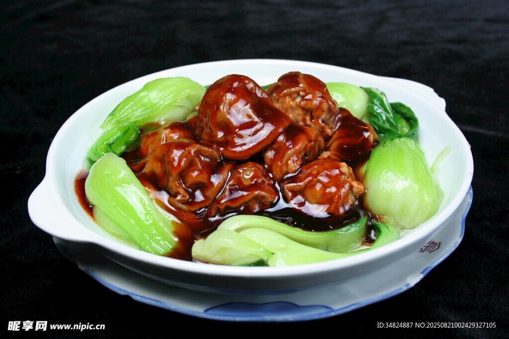 红烧排骨配青菜