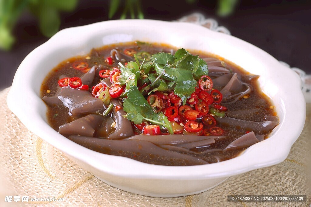 香辣美味鸭血汤