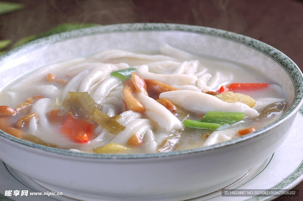 美味三鲜菌菇汤面
