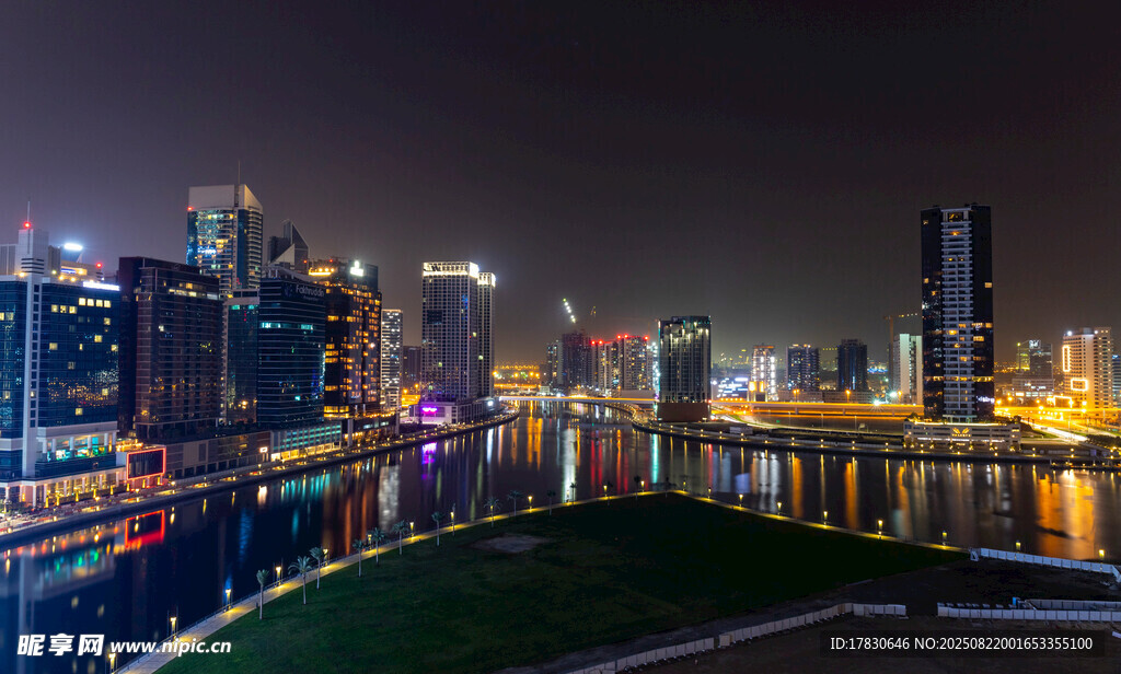 城市璀璨夜景河畔风光