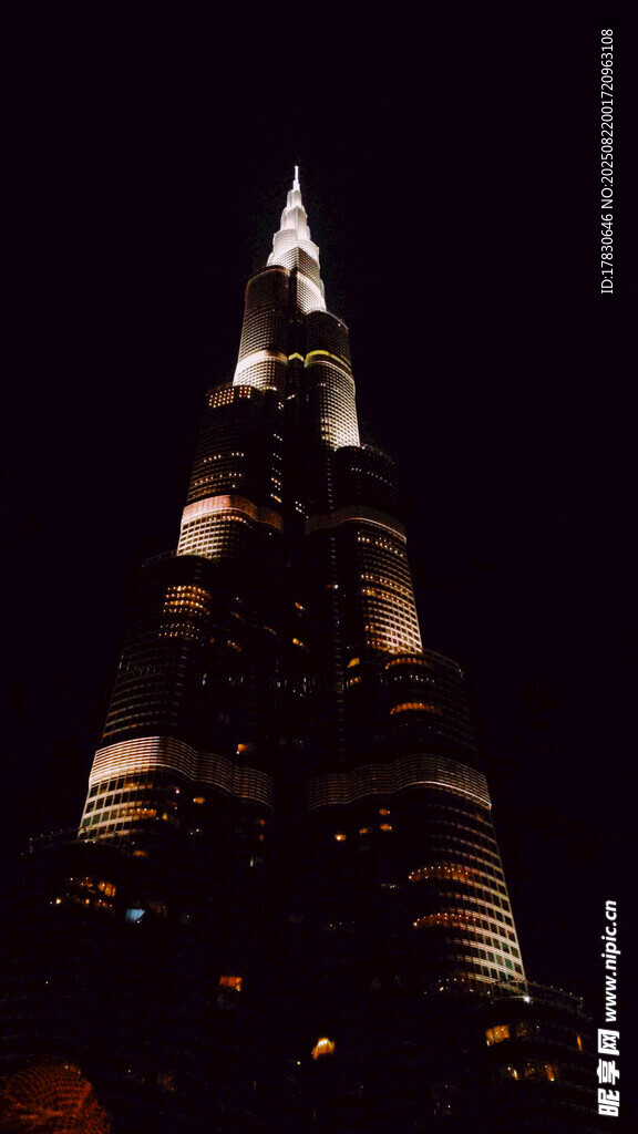 迪拜塔夜景灯光璀璨
