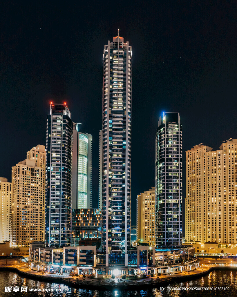 迪拜璀璨夜景摩天大楼群
