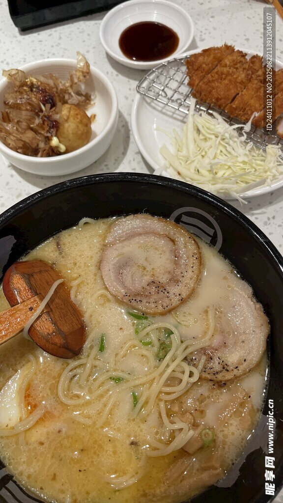 美味日式拉面套餐