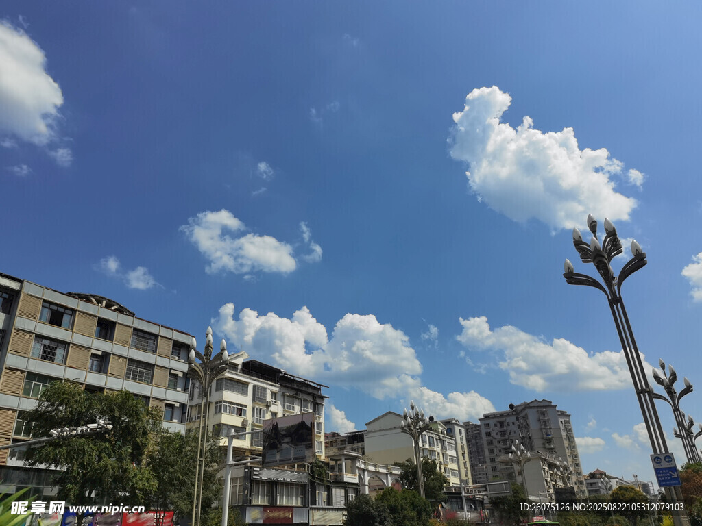 城市蓝天与建筑景观