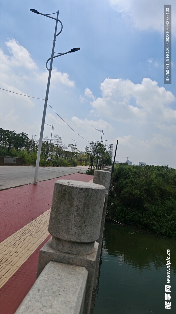河边道路风景