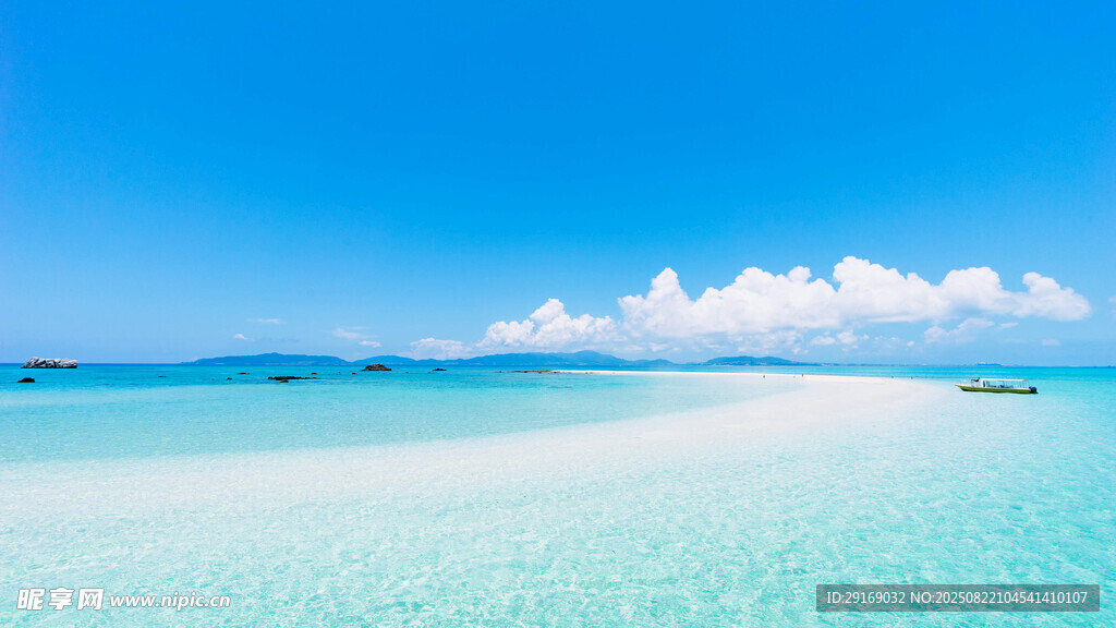 梦幻蓝色海滩美景