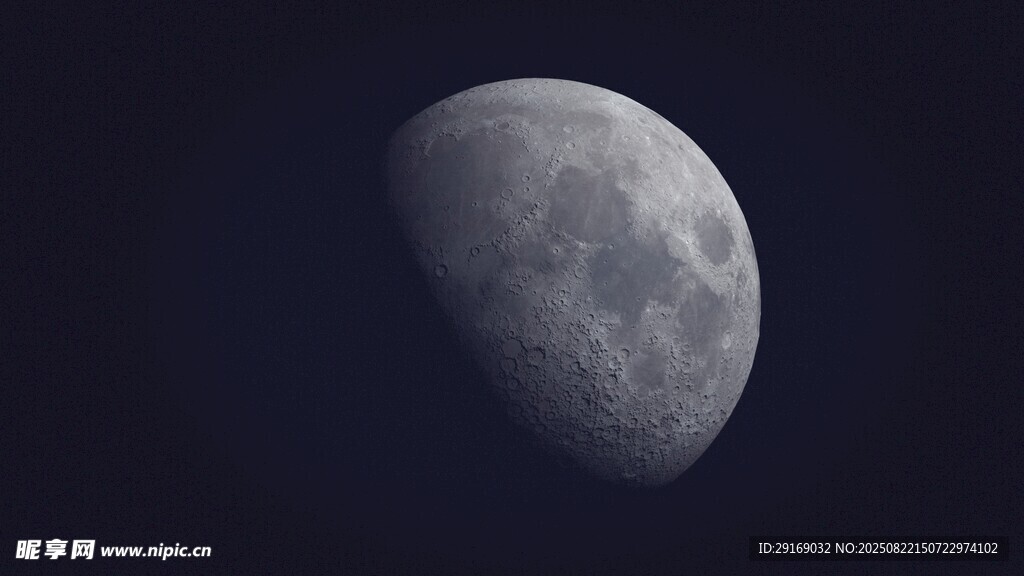夜空中的半月景象