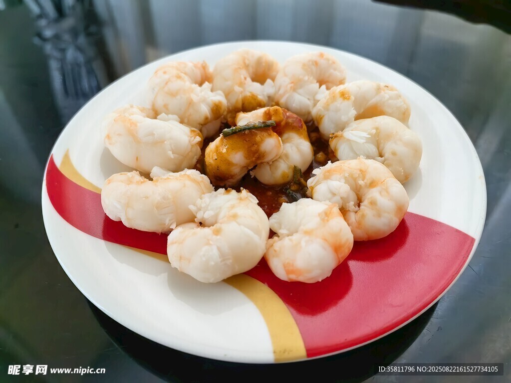 一盘美味的特色虾肉