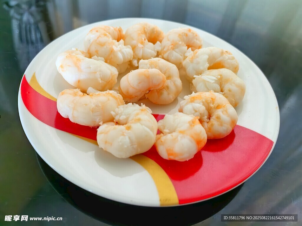 美味虾仁摆盘