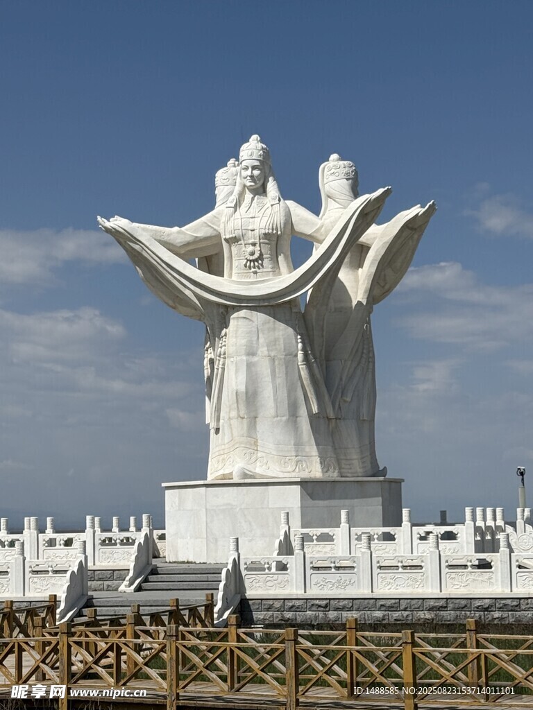  雕像