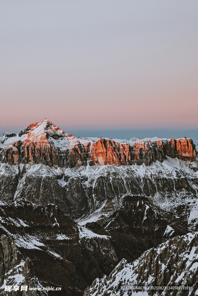 雪山壮丽景观