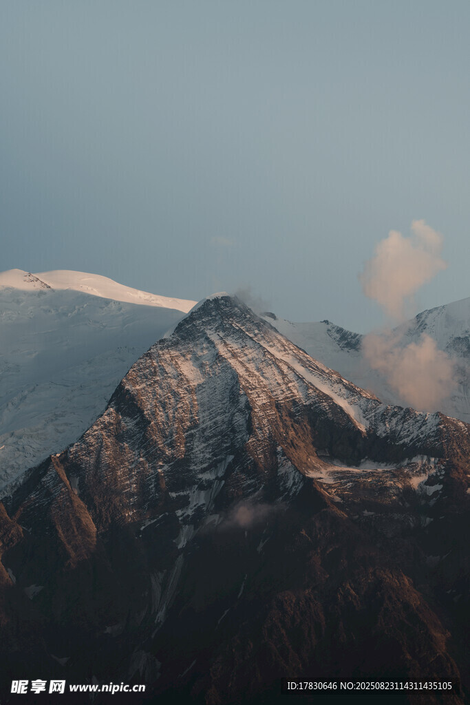壮丽雪山景致