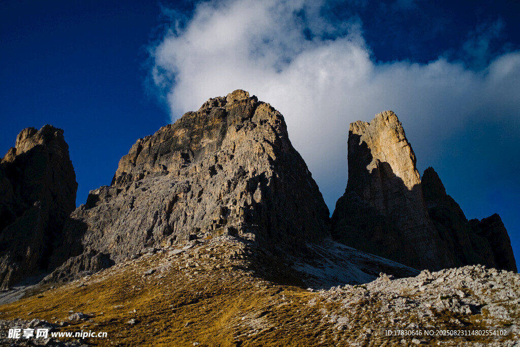壮丽山峰美景