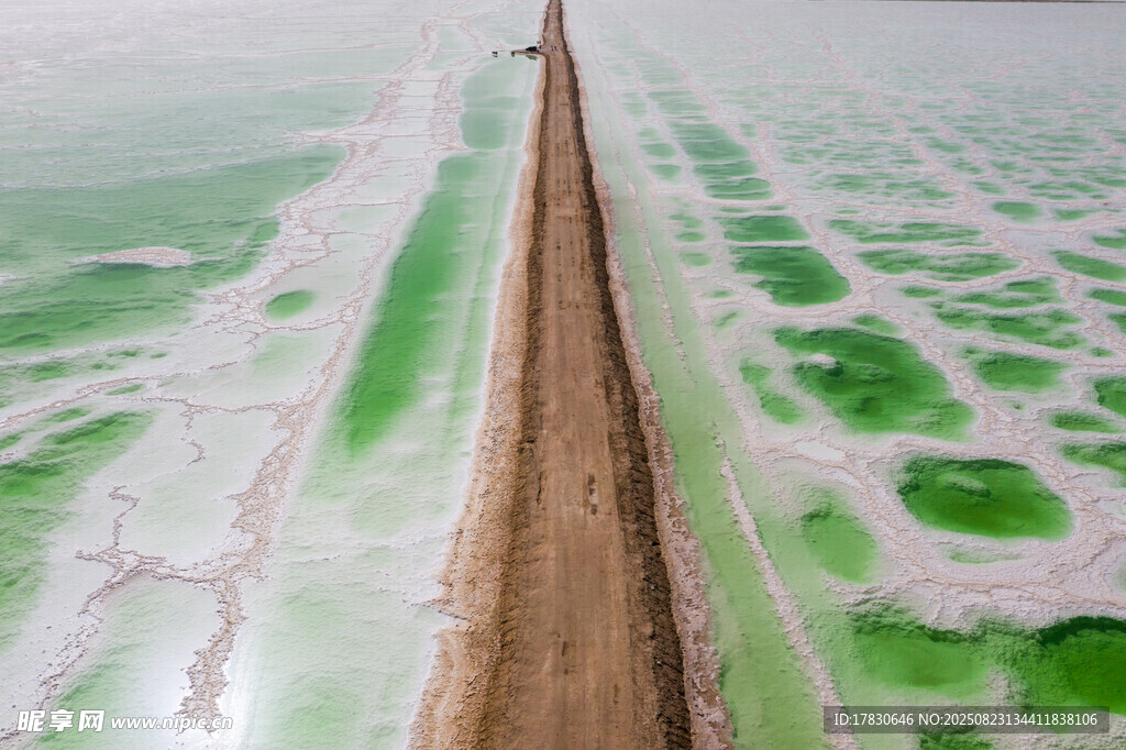 青海茫崖翡翠湖