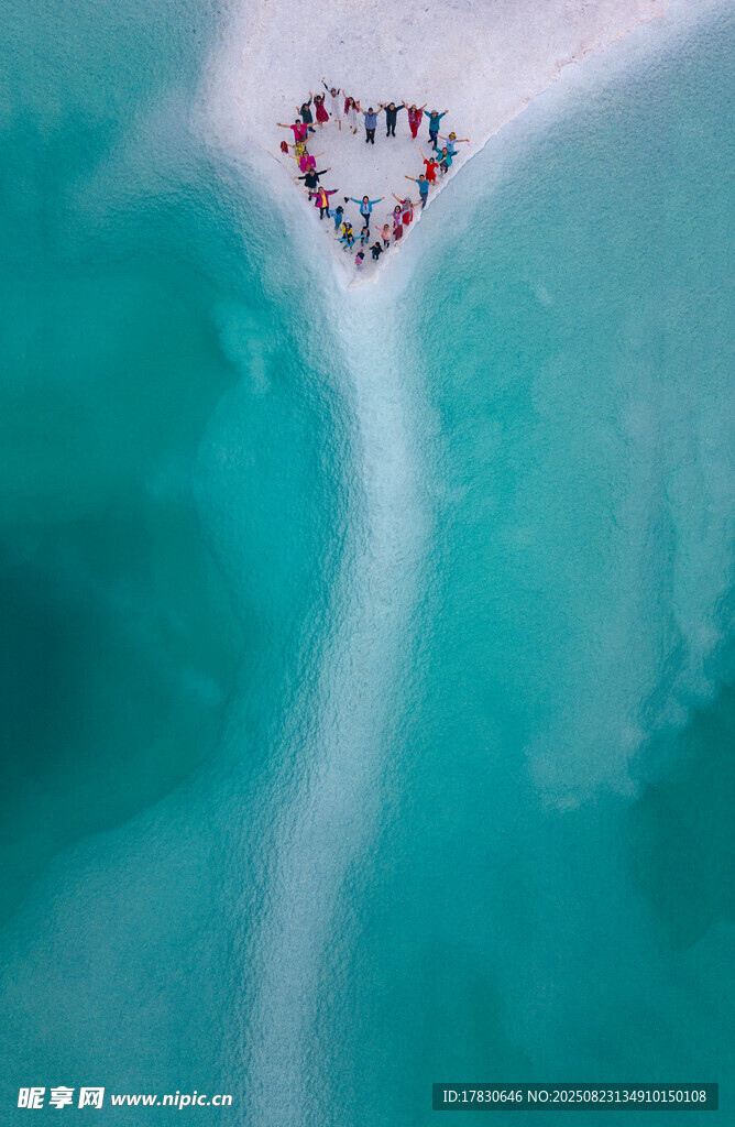 青海海西网红景区翡翠湖