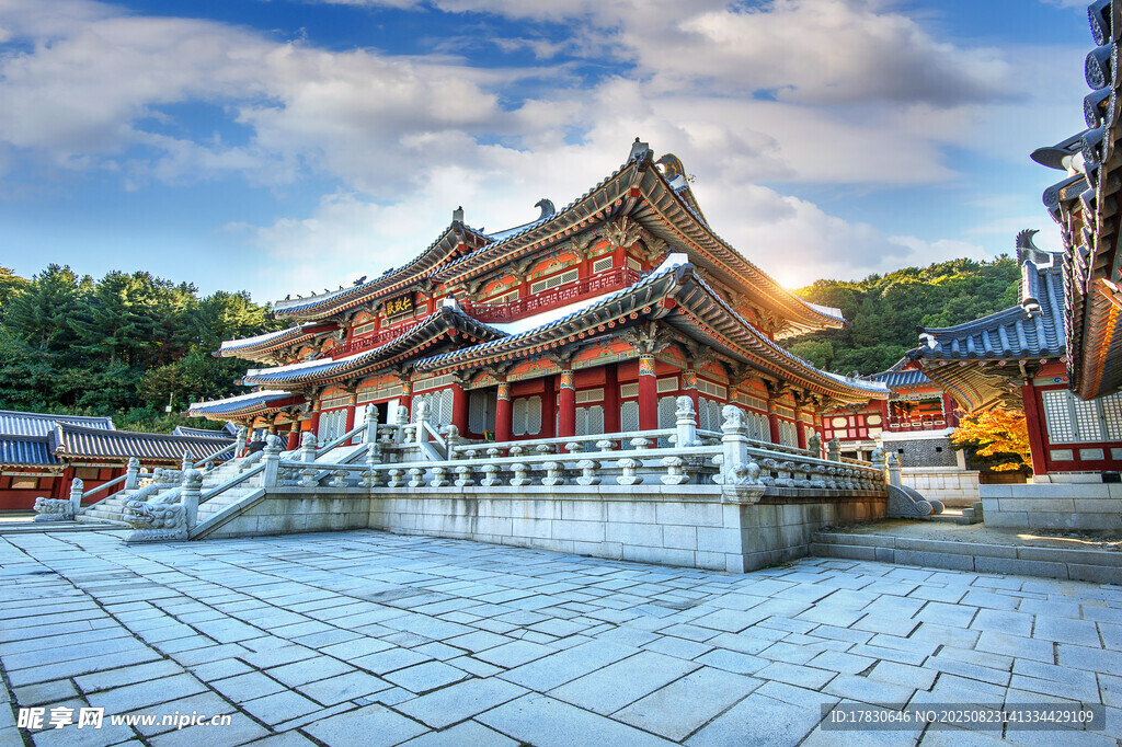 中式古建筑庭院壮丽景观