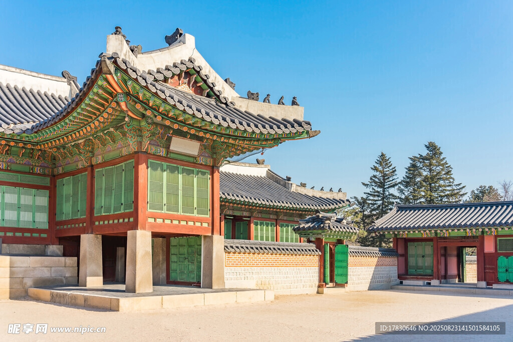 韩国传统宫殿建筑一角