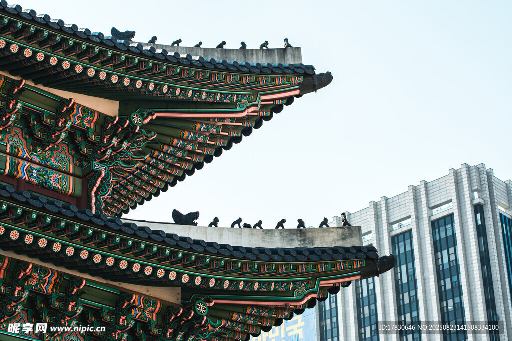 中式古建筑与现代建筑对比