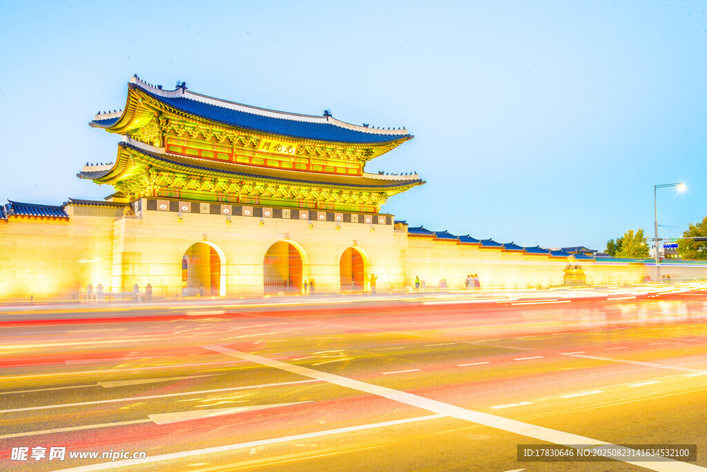 首尔景福宫前的绚丽夜景
