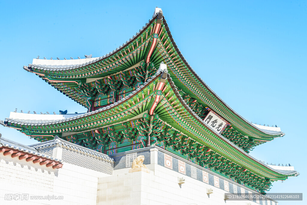 韩国传统建筑屋檐一角