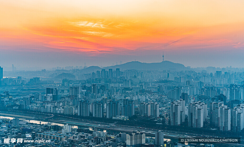 城市日落美景俯瞰