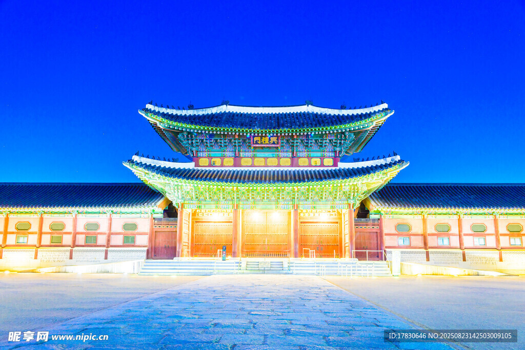 韩国传统建筑景福宫夜景