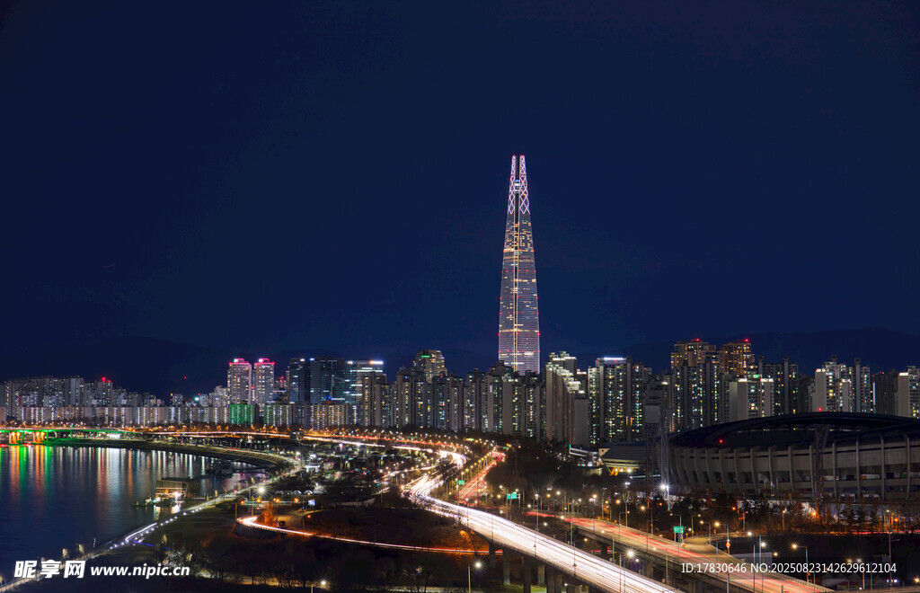 首尔夜景中的璀璨摩天大楼