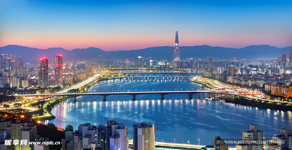 首尔城市夜景与桥梁风光