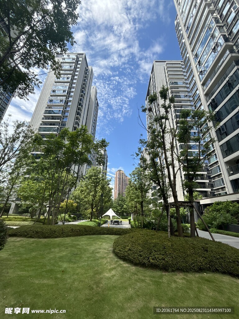都市中的绿意住宅景观