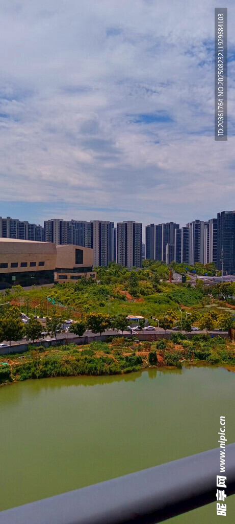 城市河畔景观