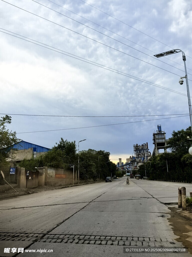 乡村空旷道路景象