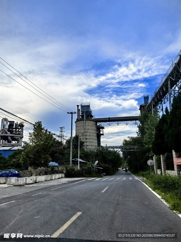 城市空旷道路风景