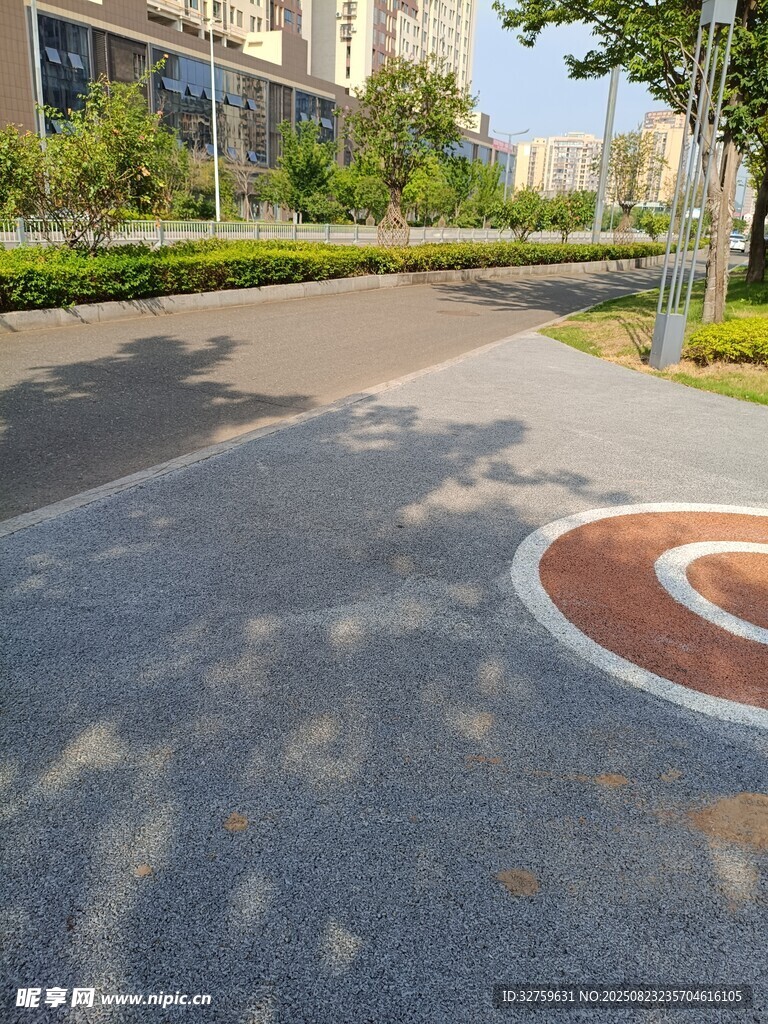 小区内的非机动车停放区域