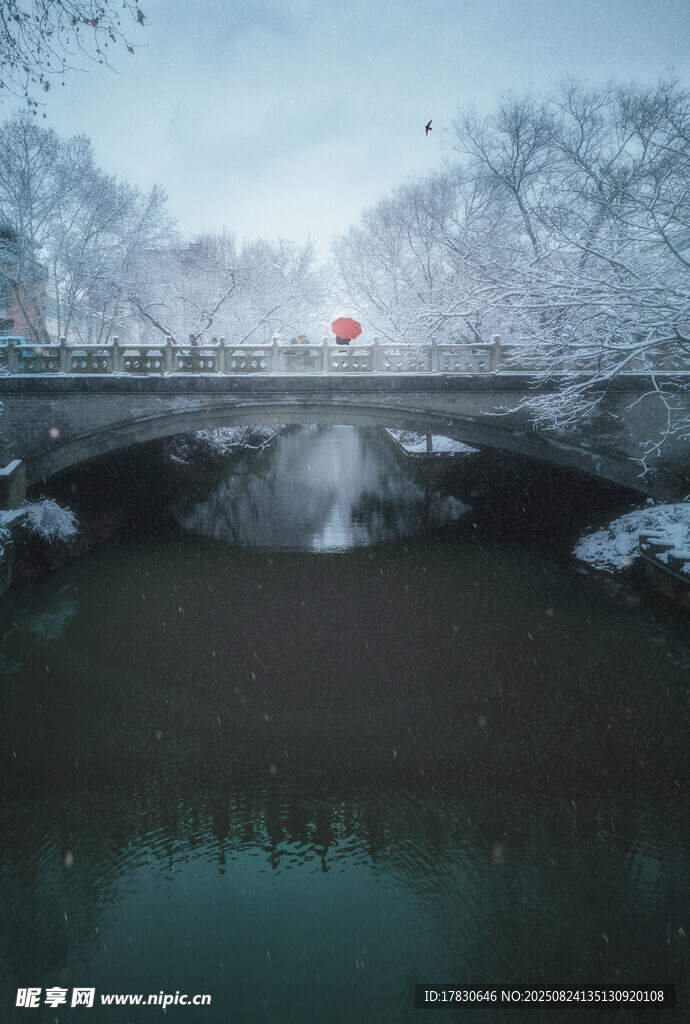 雪中小桥流水