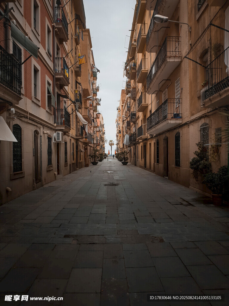 古老街道的静谧景象