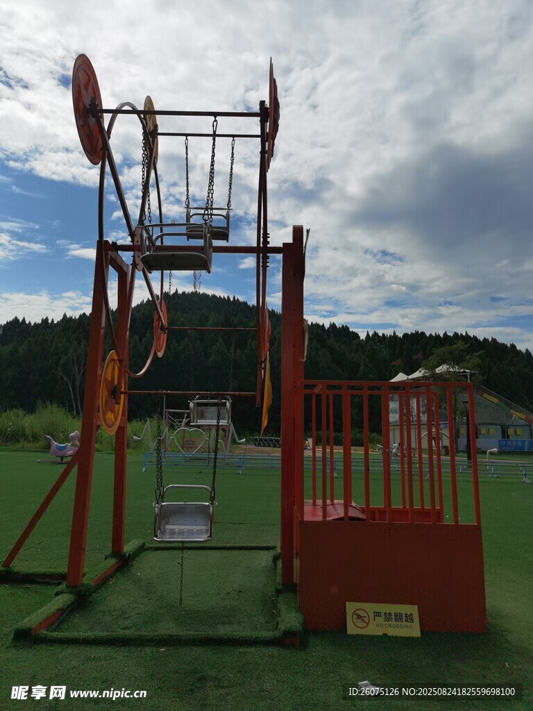 户外红色小型摩天轮游乐设施
