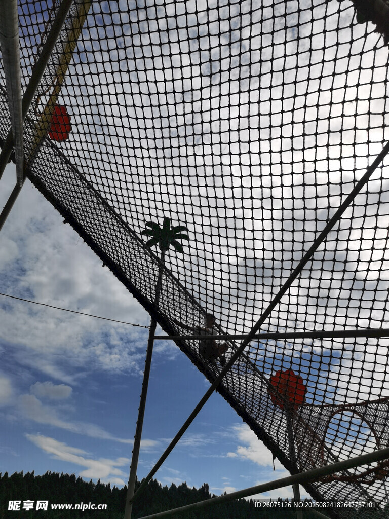 高空网状攀爬设施