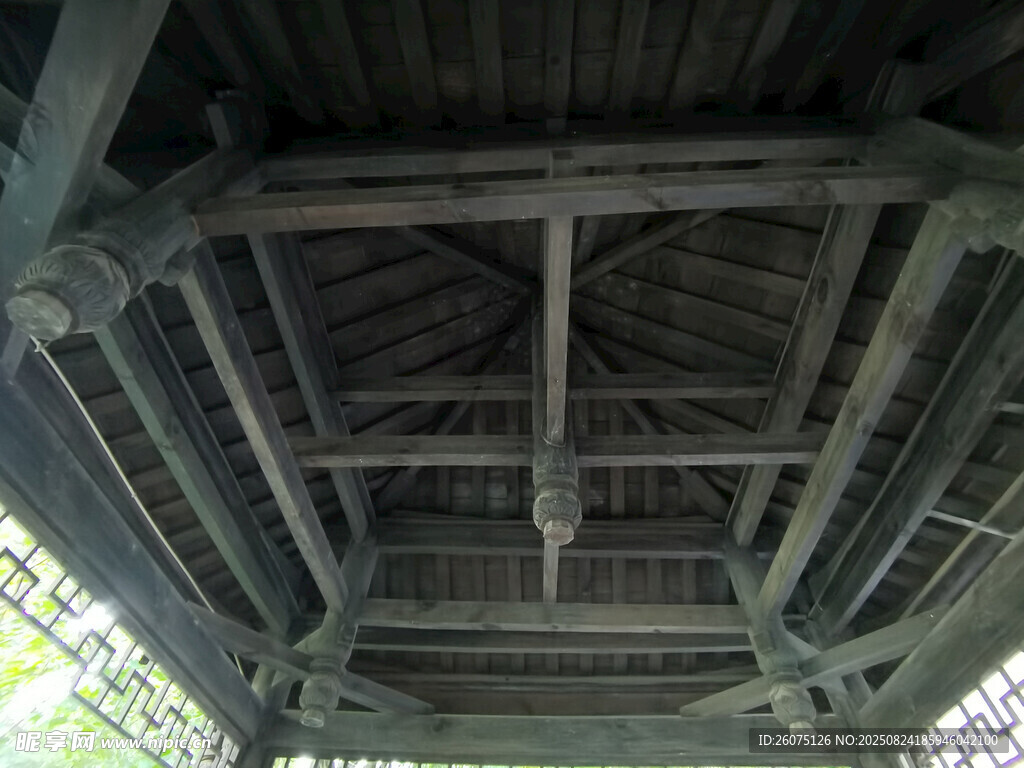 中式古建筑木质屋顶结构