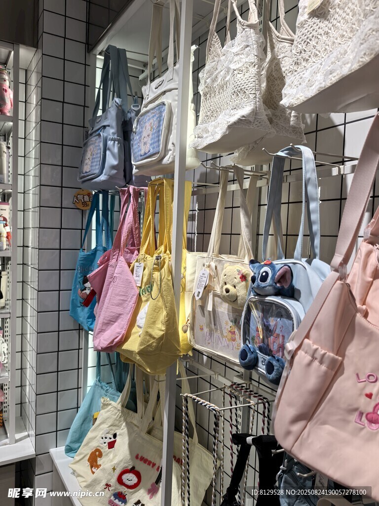 多彩可爱包包挂饰展示