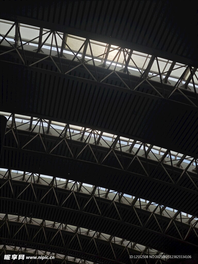 大型场馆内部钢结构景观