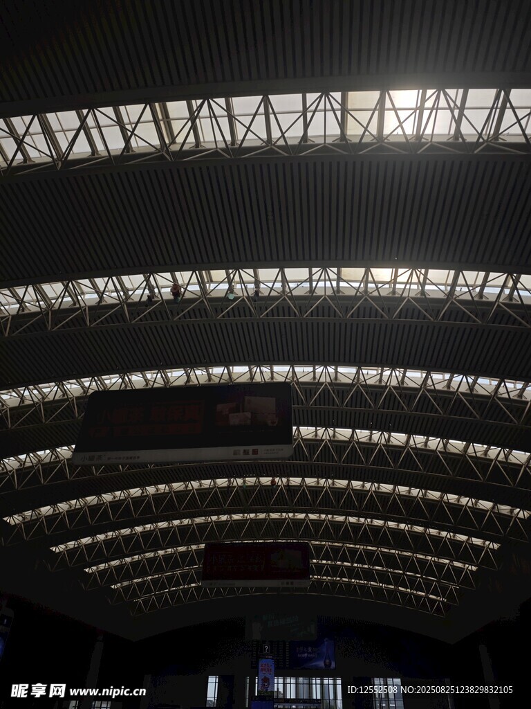 现代建筑内部穹顶结构