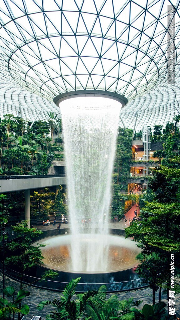 新加坡星耀樟宜室内瀑布景观