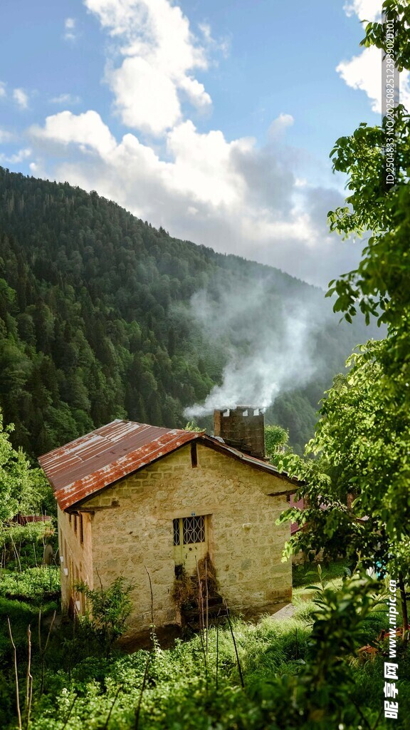 山间小屋 自然静谧之景