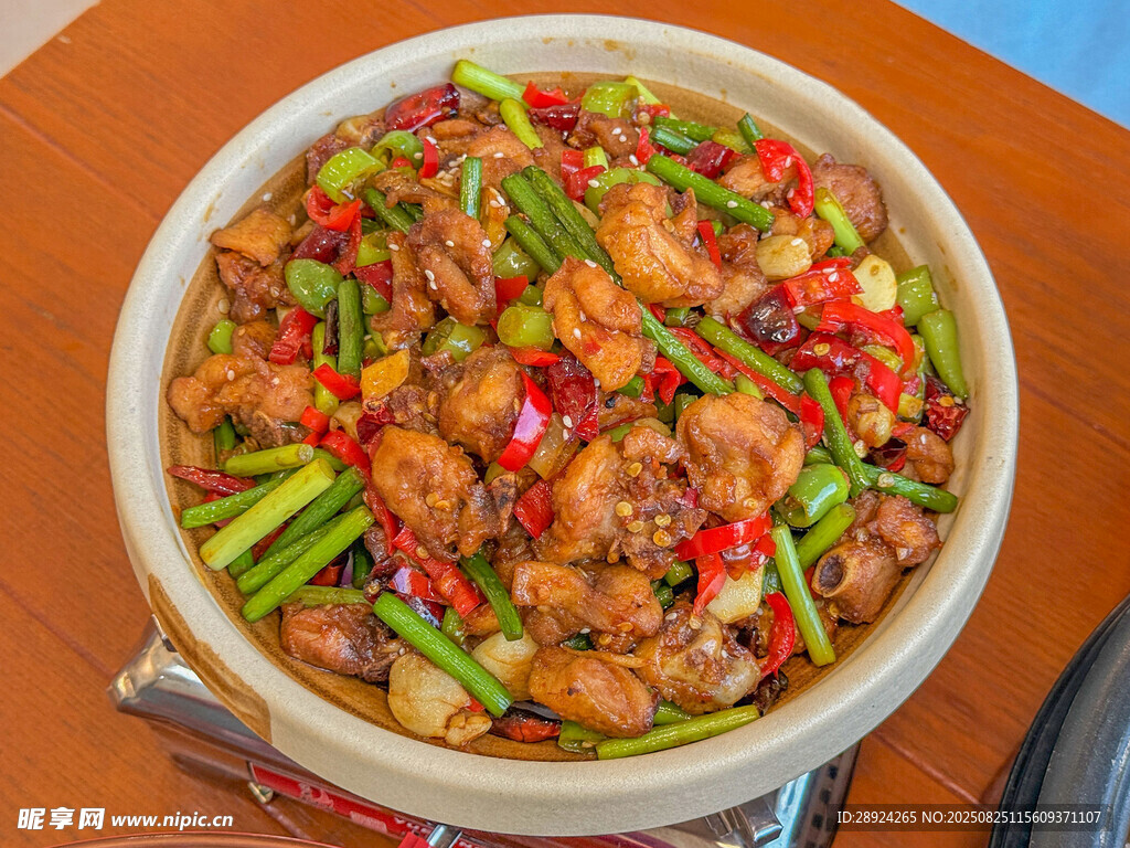 蒜薹小炒鸡